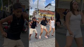 Pegando a coreografia da música