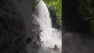 വെള്ളച്ചാട്ടത്തിൽ സംഭവിച്ചത് നോക്കു…😱 #viralvideo #waterfall #travel #vilangad #friends