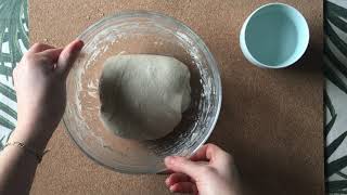 HOW TO PERFORM COIL FOLDS IN SOURDOUGH BREAD / COME FARE PIEGHE A SPIRALE NEL PANE CON LIEVITO MADRE