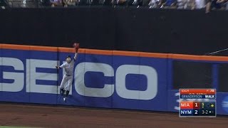 MIA@NYM: Ichiro leaps to rob Granderson in the 5th