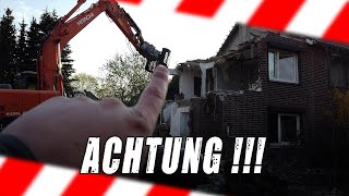 Besondere VORSICHT beim Abriss dieses Hauses ! | Der Macker mit dem Bagger