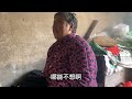 河南小姑娘农村蹭饭 善良老人主动邀请 生活现状让人心酸！