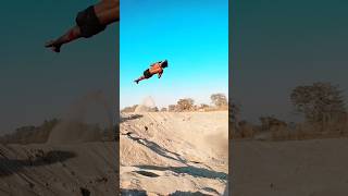 OMG 😱🤯 Triple Twist 😎🙃 #viralvideo #acrobatics #parkour #stunt #twister #music