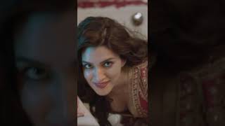 Kriti Sanon Sexy Traditional Vertical Edit (Cleavage). Best Part in End.