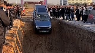 BYD FangChengBao Leopard 5 Off-Road Challenge: Conquering Deep Mud Pits