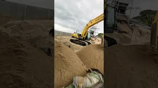 #ឡានបែន #ឡានដឹកដី #shorts #video #bulldozer #excavator #machine #look #accident #car #nissan #car