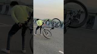 Cycle Stunt 🔥 bach gaya aur bacha v liya 😱 #cycle #cyclestunt #shots #ytshorts #viral