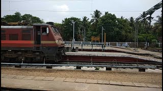 Trivandrum - Kozhikode Jan Shatabdi entering Shoranur Junction Platform No.6