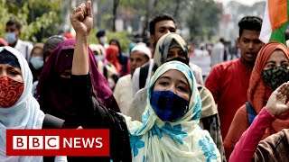 Student hijab row protests spread across India - BBC News
