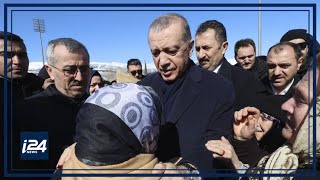 Erdogan visits quake area amid anger over rescue speed