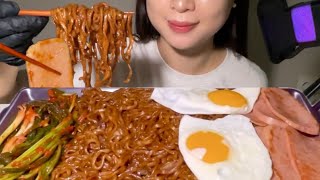 꾸덕한 짜파게티와 파김치의 완벽한 조합! 입안 가득 감동 먹방🤤Perfect Combo: Creamy Chapagetti and Spring Onion Kimchi Mukbang