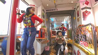 クリスマス仕様の「チャギントン電車」にレッツライド！　ツリーやリースでかわいく華やかに　岡山市