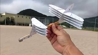 Iで。紙飛行機動画。8月17日 折り紙機と多葉先尾翼機 その2