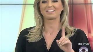 RBS TV: elogios de Paulo Brito à enorme beleza de Carla Fachim (04/08/2012)