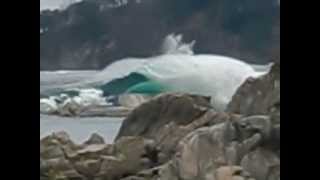 JAPAN TSUNAMI GIANT WAVE MARCH 2011 / 2011年3月日本津波巨大な波