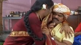 Khadgam Comedy Scene | Ravi Teja Teases Brahmaji In A Lady Getup - NavvulaTV