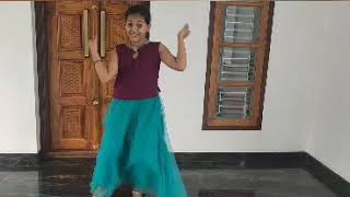 Vathikkalu vellaripravu - Sufiyum Sujathayum dance cover by Nivedhya