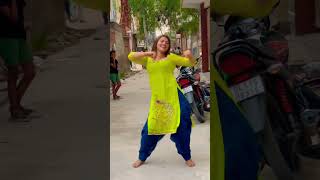 peechhe Dekho, uncle Ko 😂 #desi #dance #youtubeshorts #trending #viral #shorts