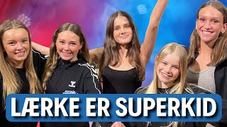 HOLLY FRA TIDSREJSEN 2 ER SUPERKID FOR 1 DAG 🤩