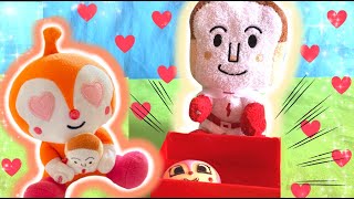 ドキンちゃん❤️しょくぱんまんにプレゼント！バイキンマン present handmade bread!!kids toys