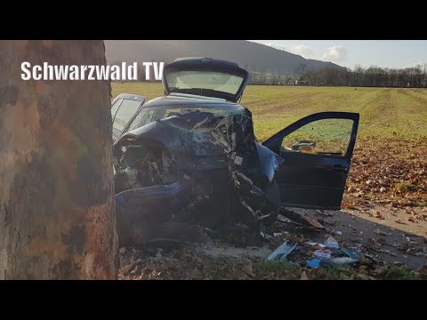 🚨🚒 Auto Prallt Gegen Baum B 34 Bad Säckingen - Liveberichterstattung ...