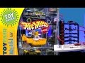 Hot Wheels Cars, Super Ultimate Garage, Construction Crash Kit -  Mattel Booth NY Toy Fair 2017