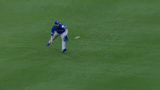 TOR@BOS: Bautista flashes leather in right field