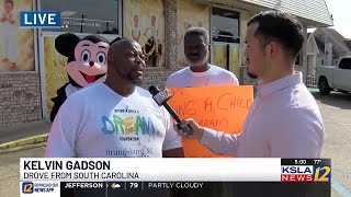 Community, visitors pay respects to Cedar Grove victims during visitation