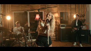 Chloe Adams - What If You're The Love Of My Life? (Live at Momentum Studios)