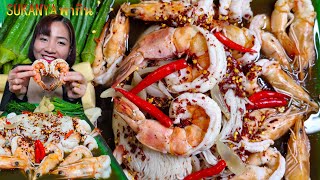 Giant Tiger Prawns Noodles Soaked in Fish Sauce and Chilli