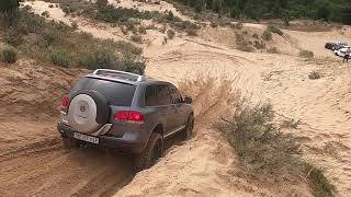 Volkswagen Touareg V8 in action on the dunes