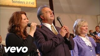 Bill And Gloria Gaither - Down To The River To Pray Live