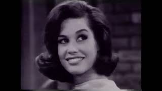 Mary Tyler Moore A + E Biography Beautiful star of The Dick Van Dyke Show, The Mary Tyler Moore Show