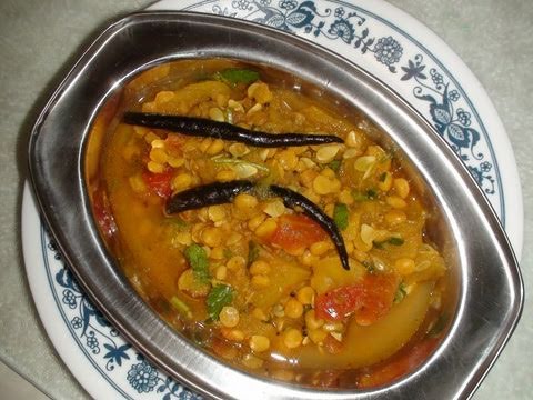 Yellow Squash Curry (Dudhi chana shak) Video Recipe by Bhavna Yellow Squash Curry (Dudhi chana shak) Video Recipe by Bhavna