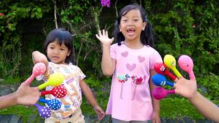 Keysha Bermain Air Dalam Balon Bernyanyi Finger Family Song Nursery Rhymes Learn Color With Balloons