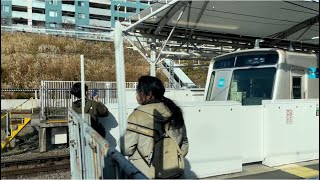 【8109F  鷺沼工場出場試運転（全重検）復路】営団8000系8109編成の試運転電車を梶ヶ谷駅で追い抜かすシーン（試95-111レ）2024.12.18