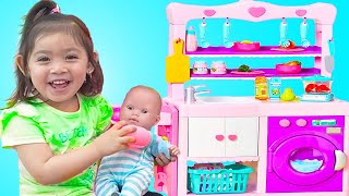 Maddie Pretend Play to Be a Nanny For Baby Dolls | Kid Babysits Baby Dolls and Cleans Up After Them