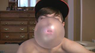 BIGGEST bubble gum bubble in the world