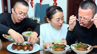 丈夫在雞腿里放芥末，我卻偷偷讓他自己吃#段子 #funny #夫妻 #food #美食