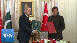 Khan, Erdogan Attend Signing Ceremony