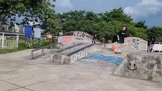 桃園中壢-平鎮景點-新勢公園極限運動場-喜歡滑板的女孩好酷-自由自在的追隨滑板的快感