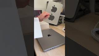 @Apple ​MacBook Pro M2 unboxing (2023) - ft. World of Warcraft