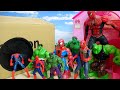 Spider-Man vs Hulk Great Battle House and Cardboard hole