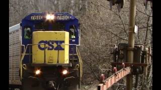 Single CSX C40-8 Pulls Train Across Woodstock Road