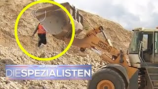 Mann hängt an Baggerschaufel! Kann der Notarzt ihm rechtzeitig helfen? | Die Spezialisten | SAT.1