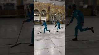 Khana Kaaba Cleaning | Masjid Al Haram ki Safai | Makkah #refinedroaming #travel #viralshorts #viral