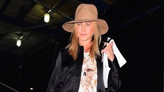 Jennifer Aniston Steps Out for First Time Since Brad Pitt and Angelina Jolie Split
