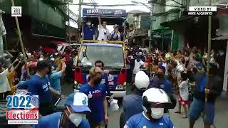 Blue caravan for Isko and Doc Willie