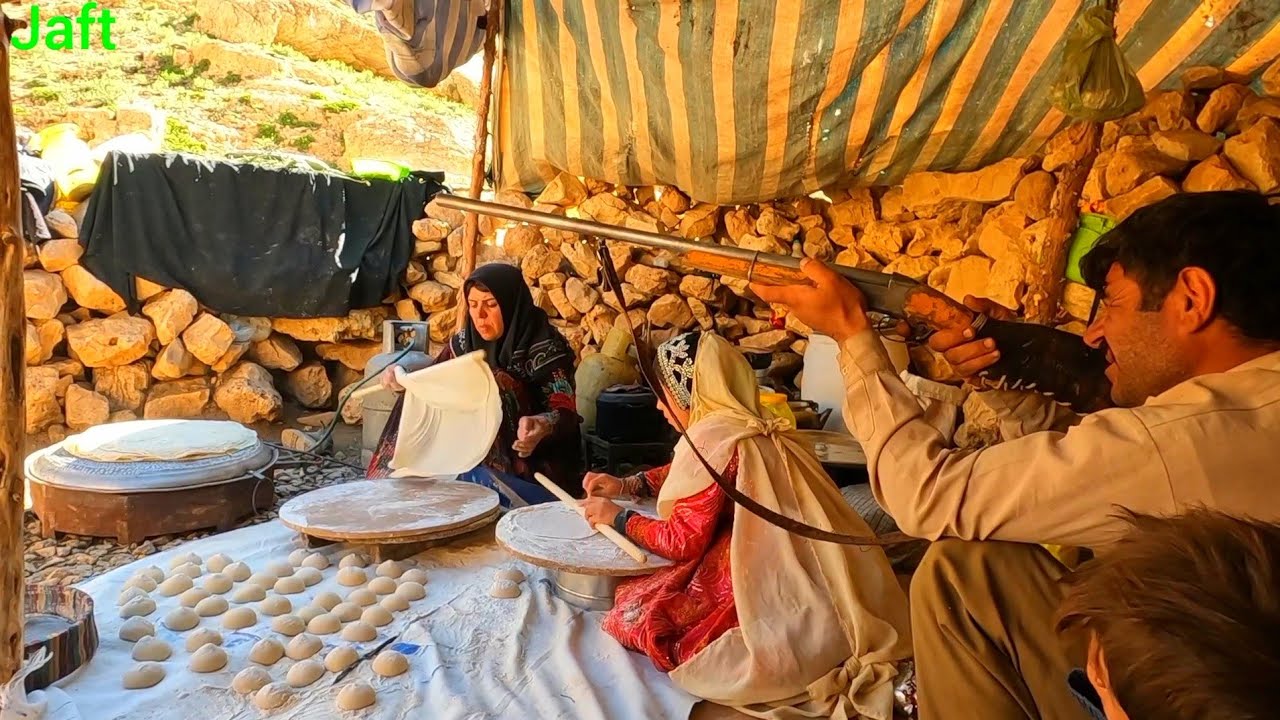 Cooking Local Bread By Iranian Nomadic Youtube