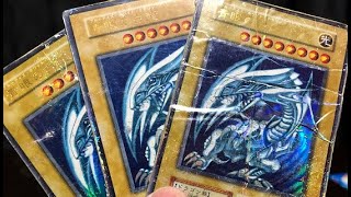 遊戯王の初期オリパ買ったら初期のブルーアイズ３枚当たりました!!